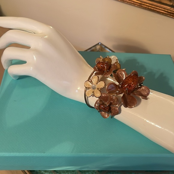 Large Flower Statement Cuff w/Crystals - Picture 2 of 6